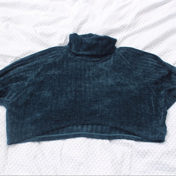 evie cropped sweatshirt